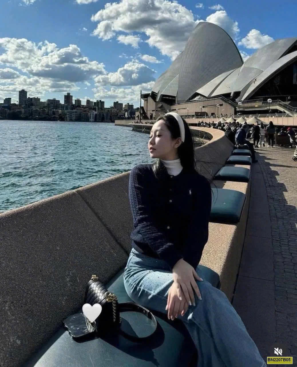 ÁO CARDIGAN LEN THÊU NGỰA