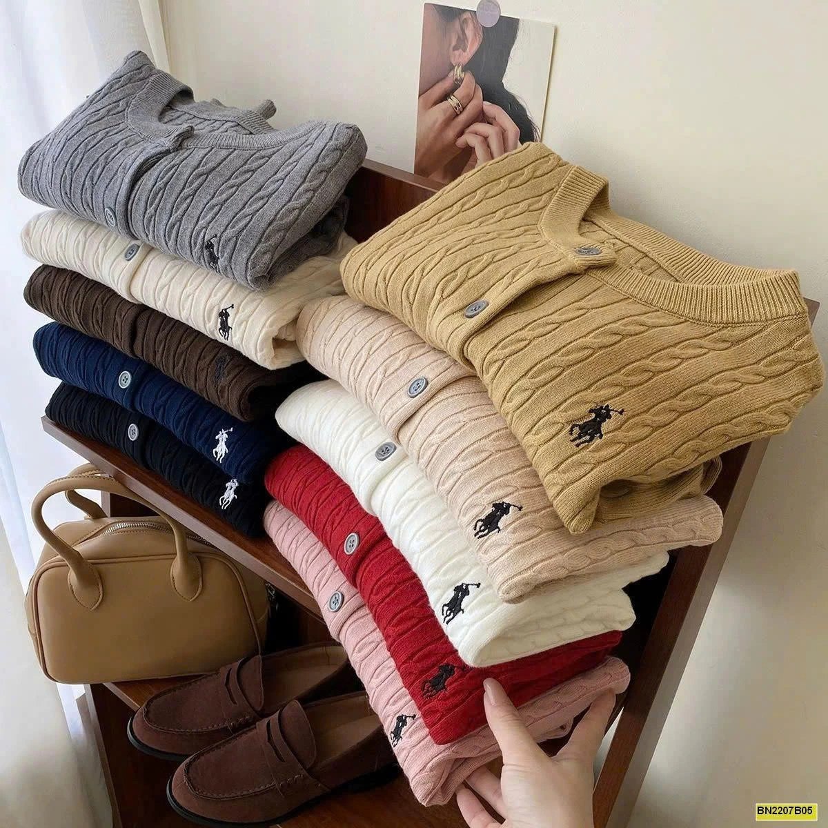 ÁO CARDIGAN LEN THÊU NGỰA