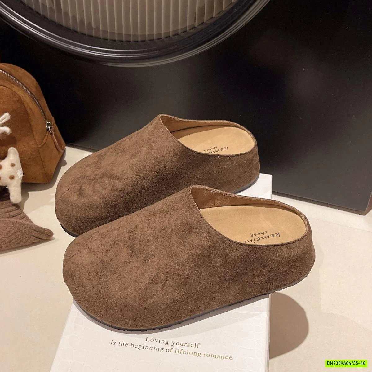 SỤC DA LỘN ĐẾ BÁNH MỲ VINTAGE