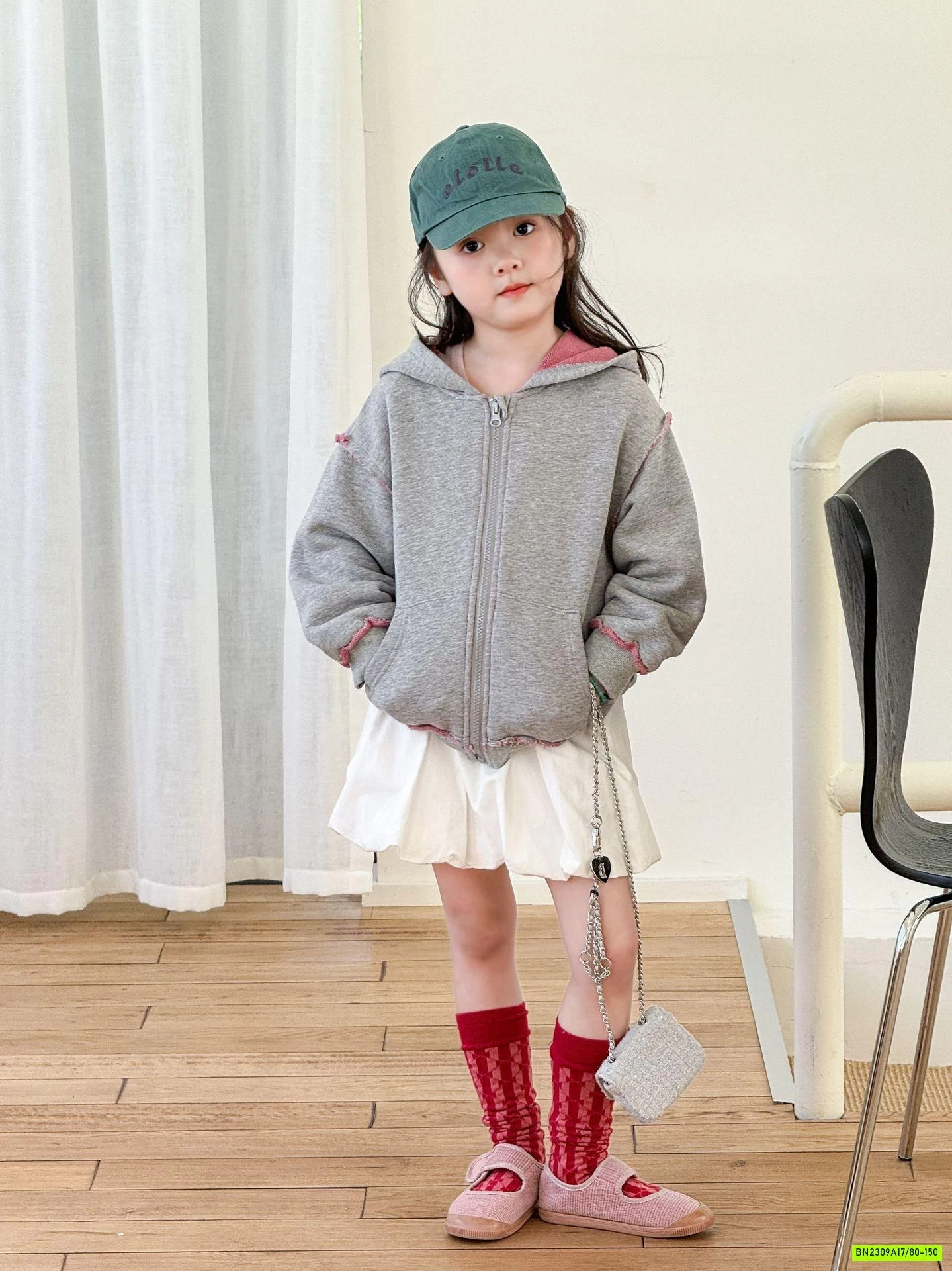 KHOÁC DA CÁ TAI NHỌN