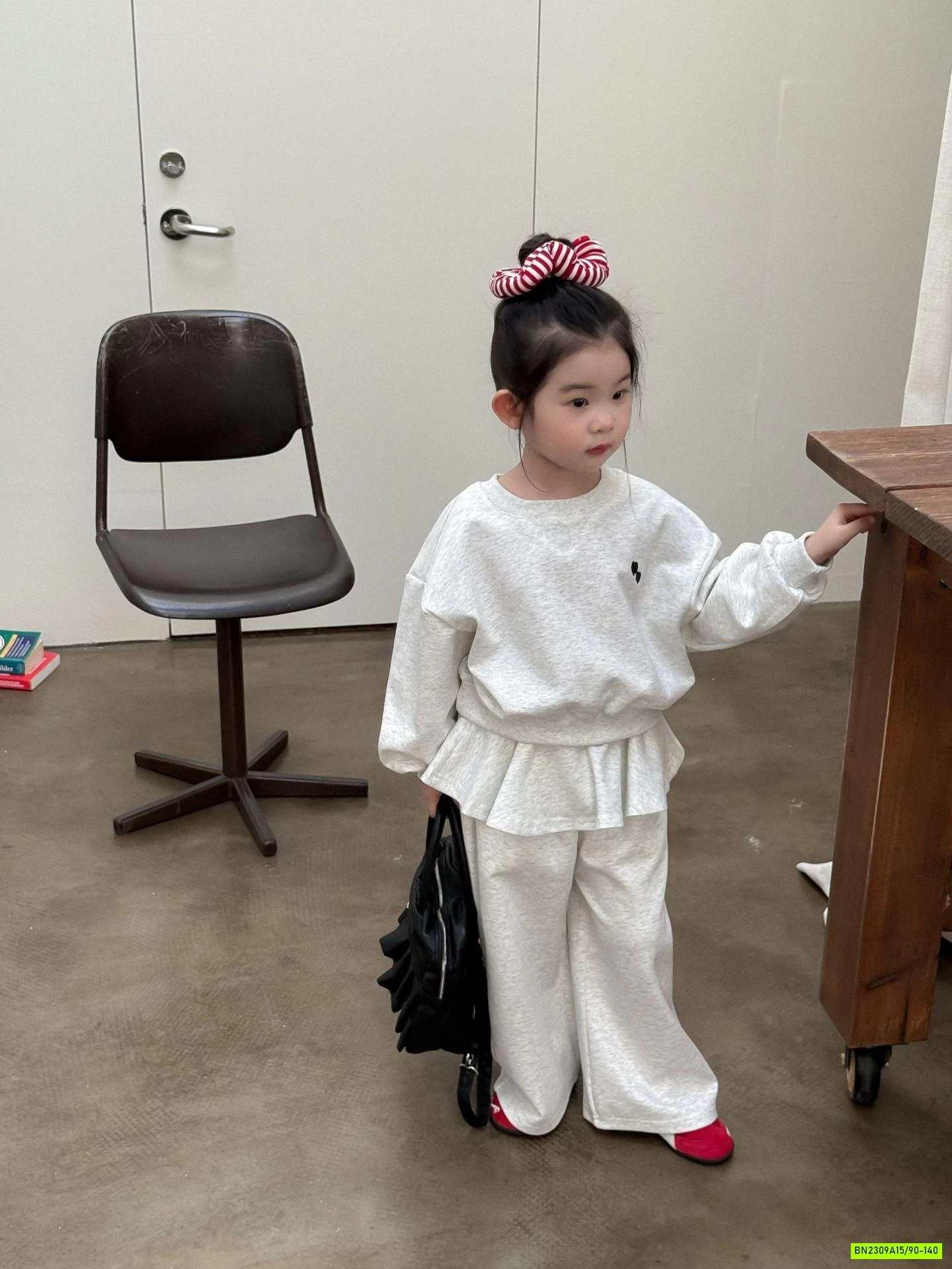 SÉT NỈ GHI QUẦN SUÔNG LIỀN CHOÀNG GIẢ VÁY