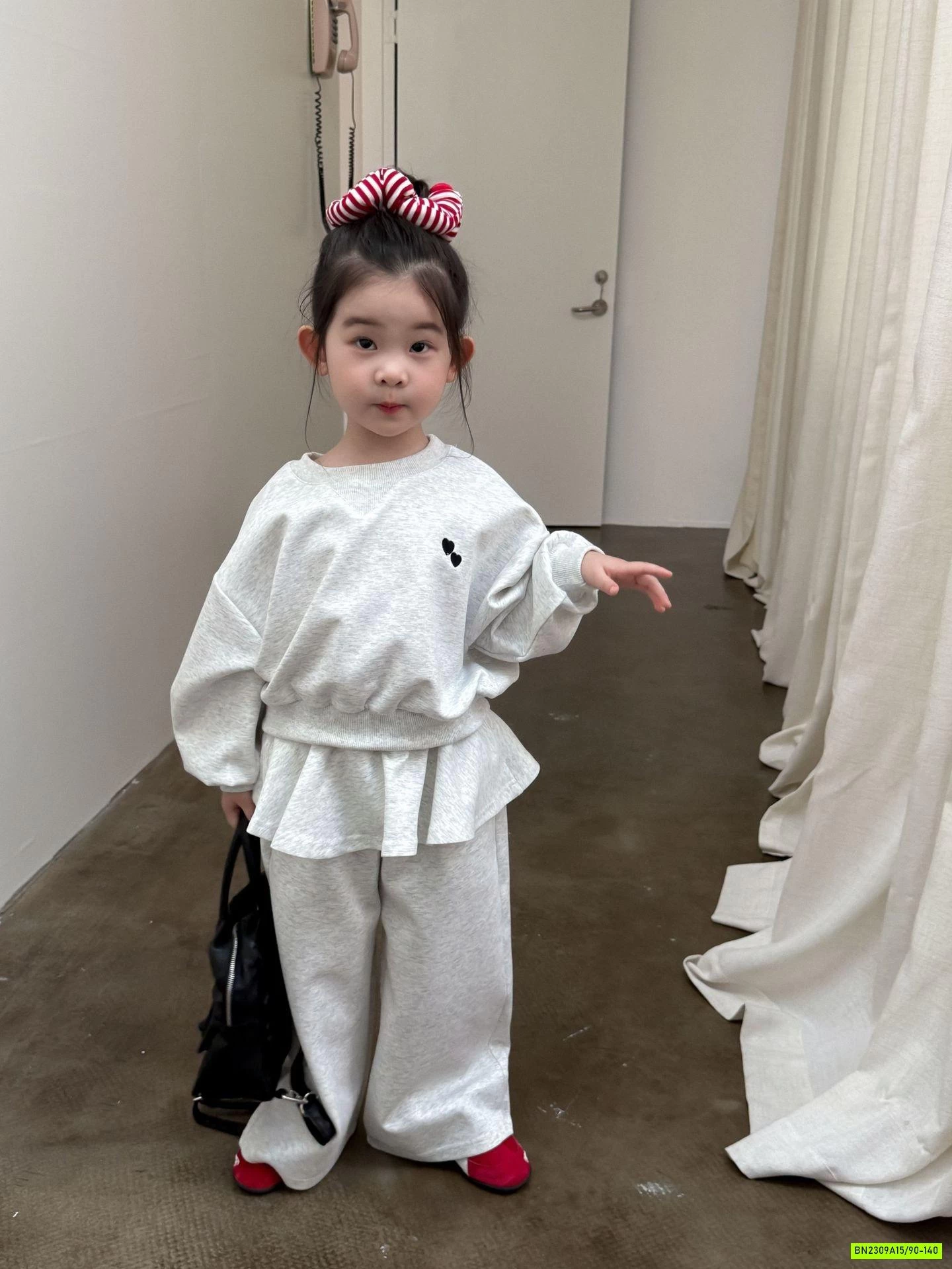 SÉT NỈ GHI QUẦN SUÔNG LIỀN CHOÀNG GIẢ VÁY