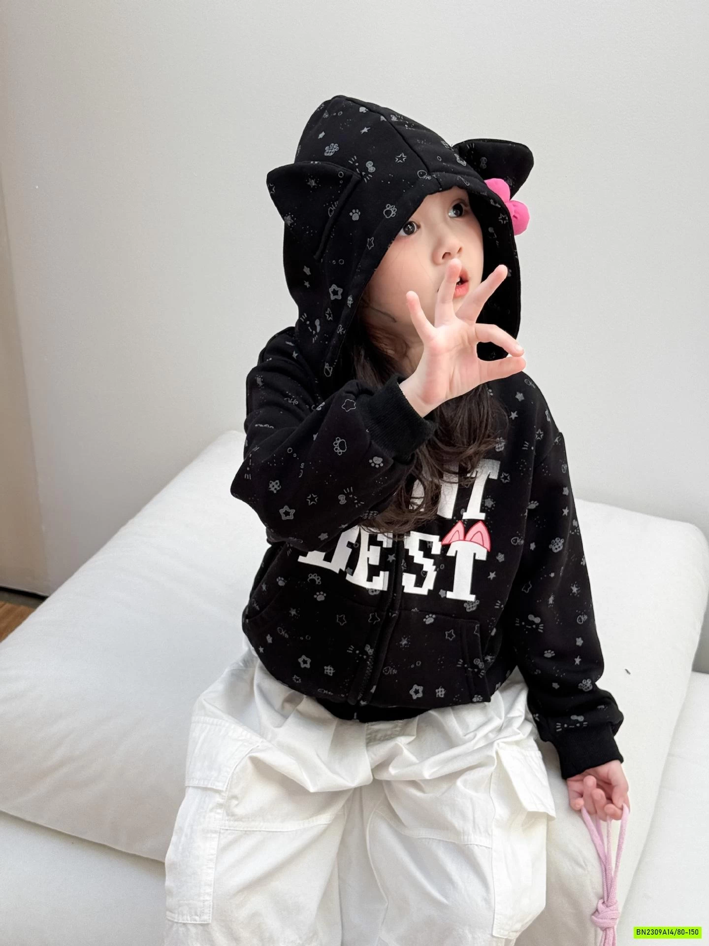 KHOÁC HOODIE MIX QUẦN SUÔNG TRẮNG