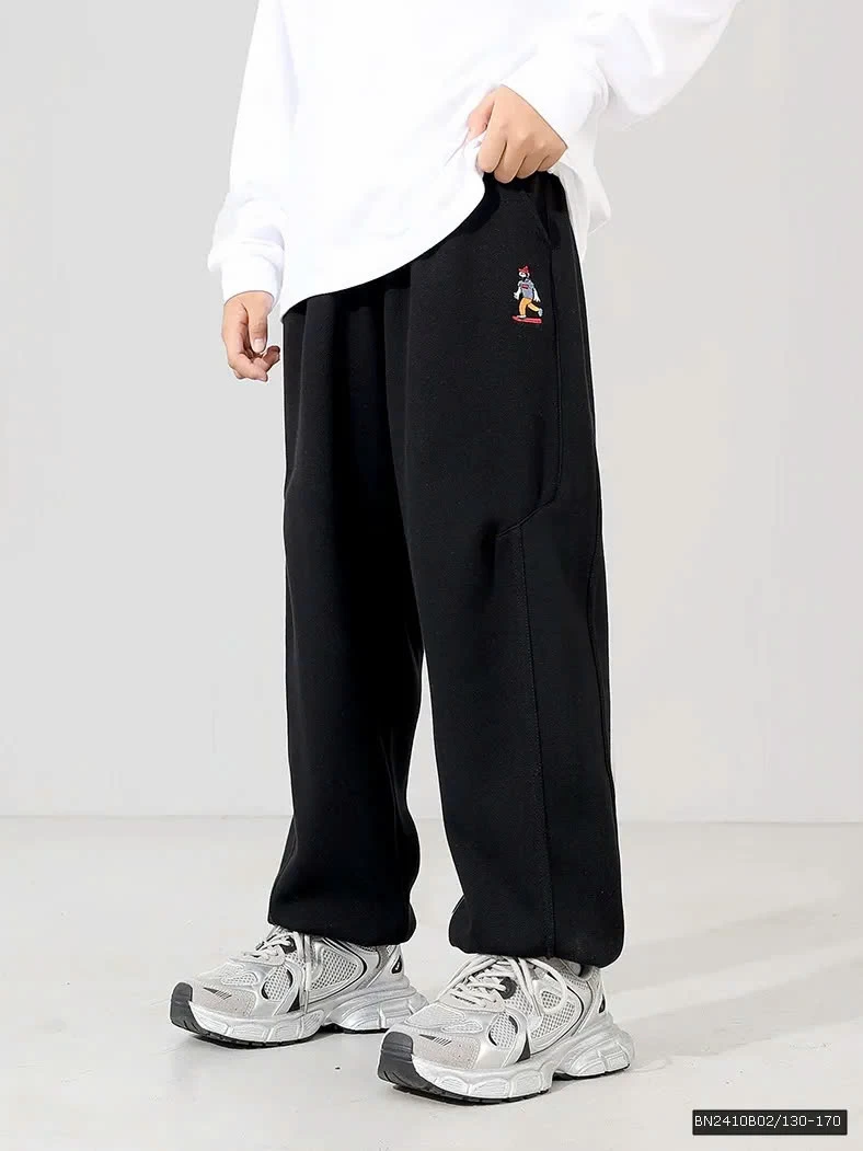 QUẦN NỈ SUỐNG LOGO VÁN TRƯỢT AKL