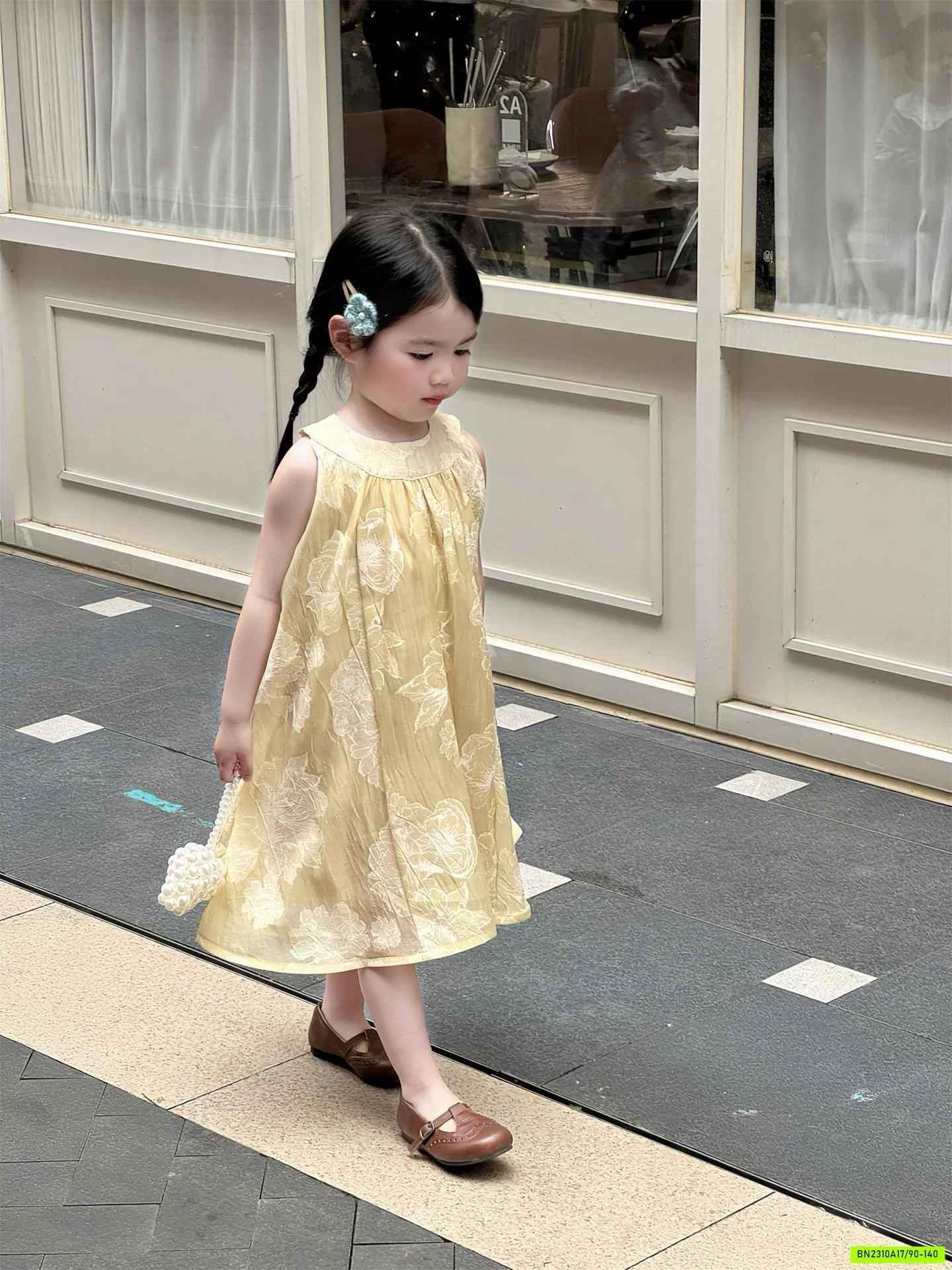 ĐẦM VOAN THÊU CỔ YẾM