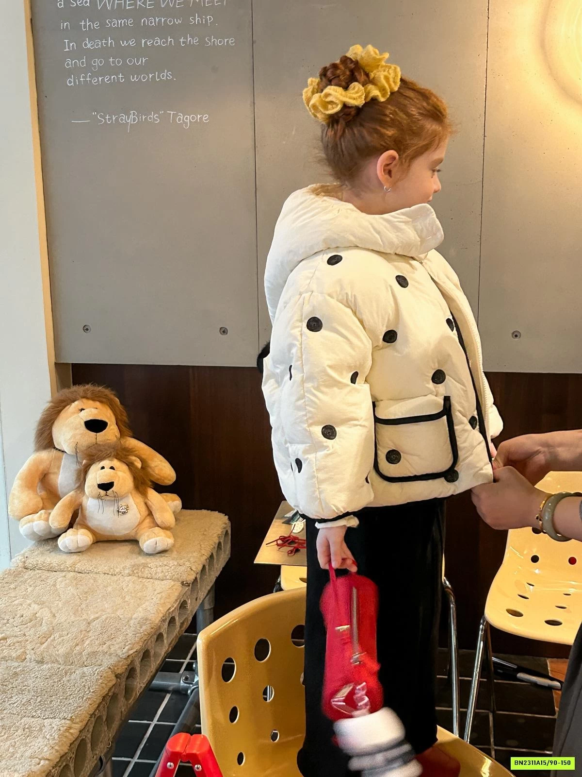 KHOÁC PHAO CHẤM BI MŨ NHỌN CAO CẤP