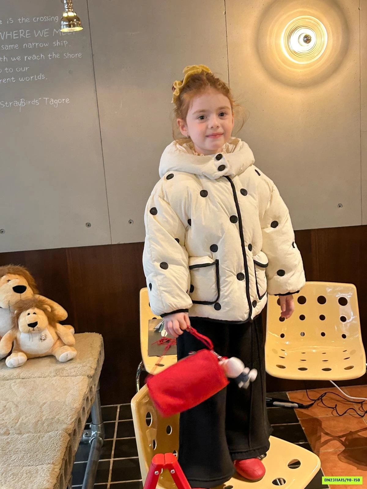 KHOÁC PHAO CHẤM BI MŨ NHỌN CAO CẤP