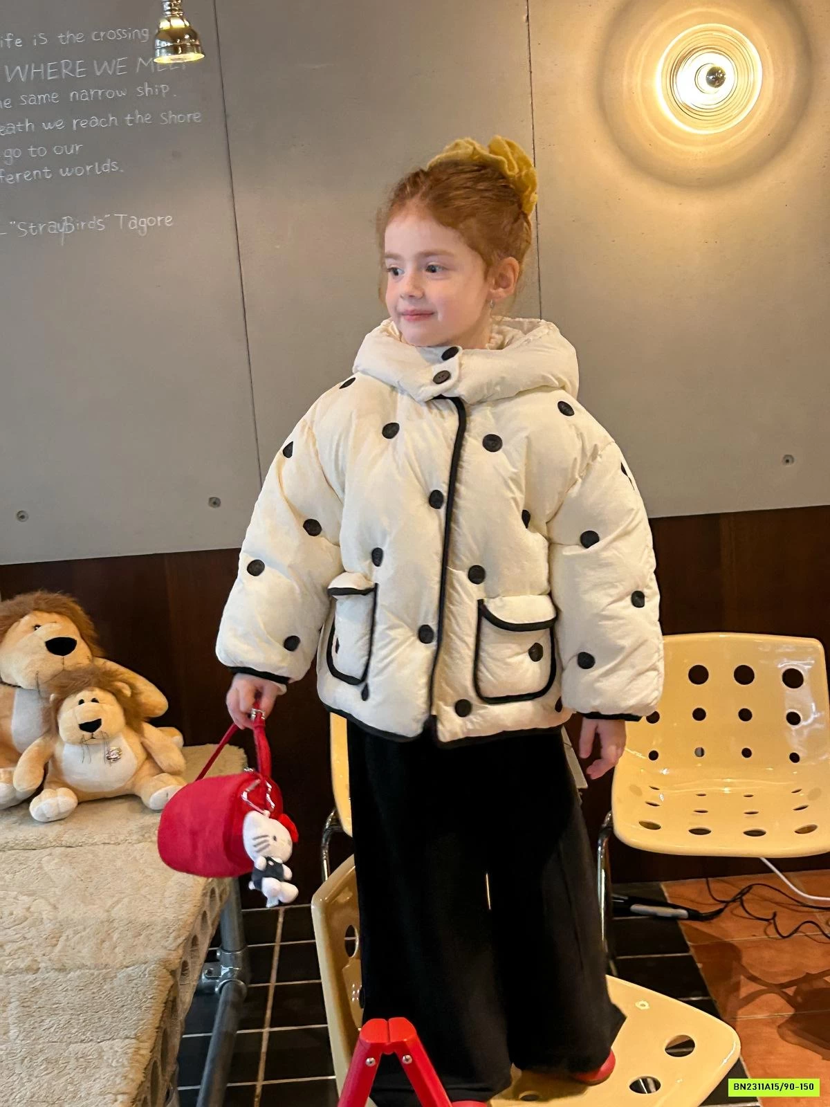 KHOÁC PHAO CHẤM BI MŨ NHỌN CAO CẤP