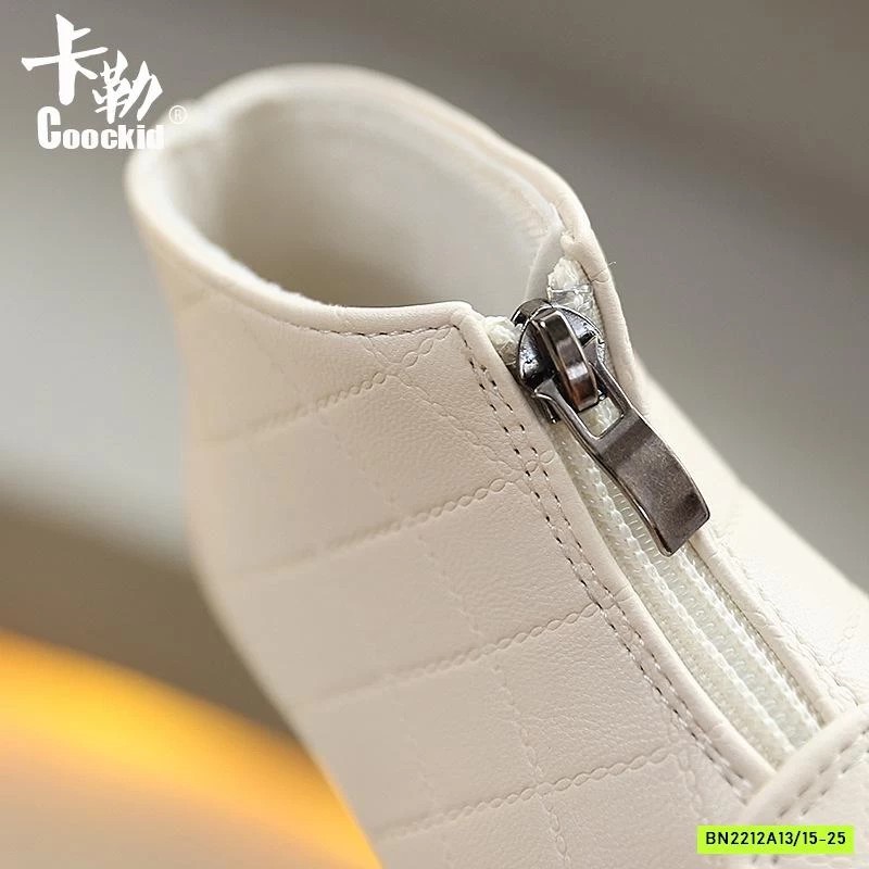 BOOT TRẦN TRÁM CỔ THẤP