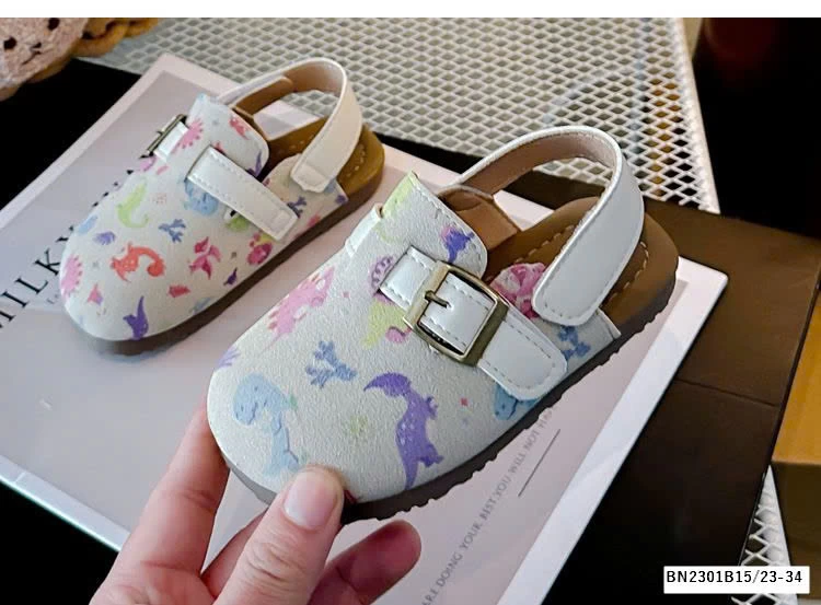 GIÀY ĐI BIỂN MÙA HÈ DA LỘN