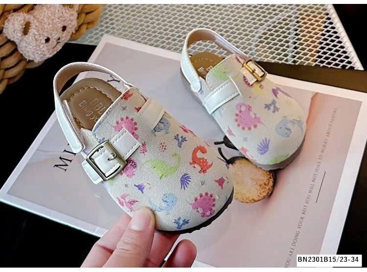 GIÀY ĐI BIỂN MÙA HÈ DA LỘN