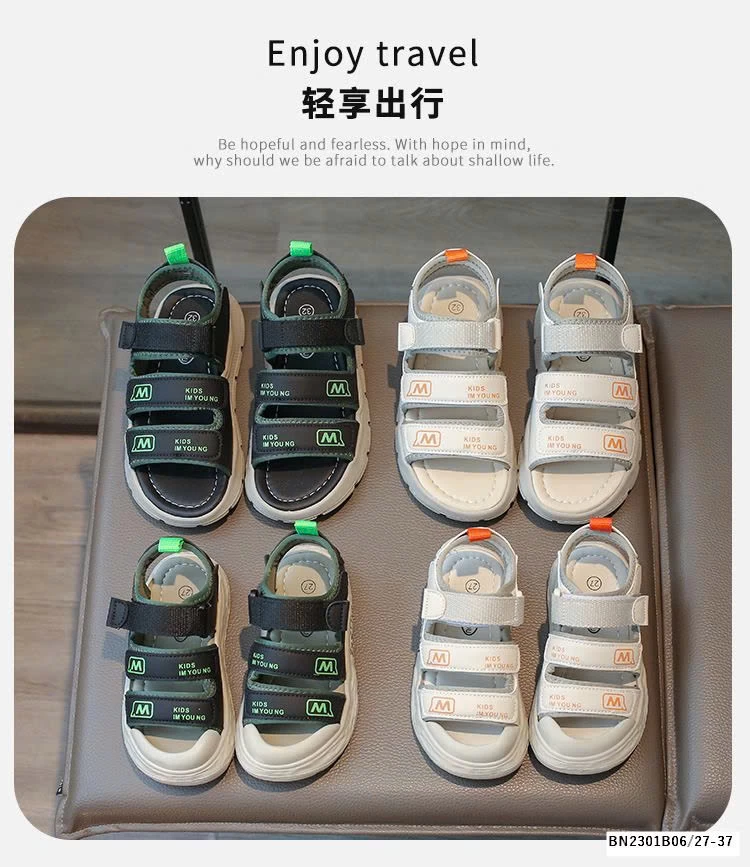 DÉP SANDAL HỌC SINH CHỮ W