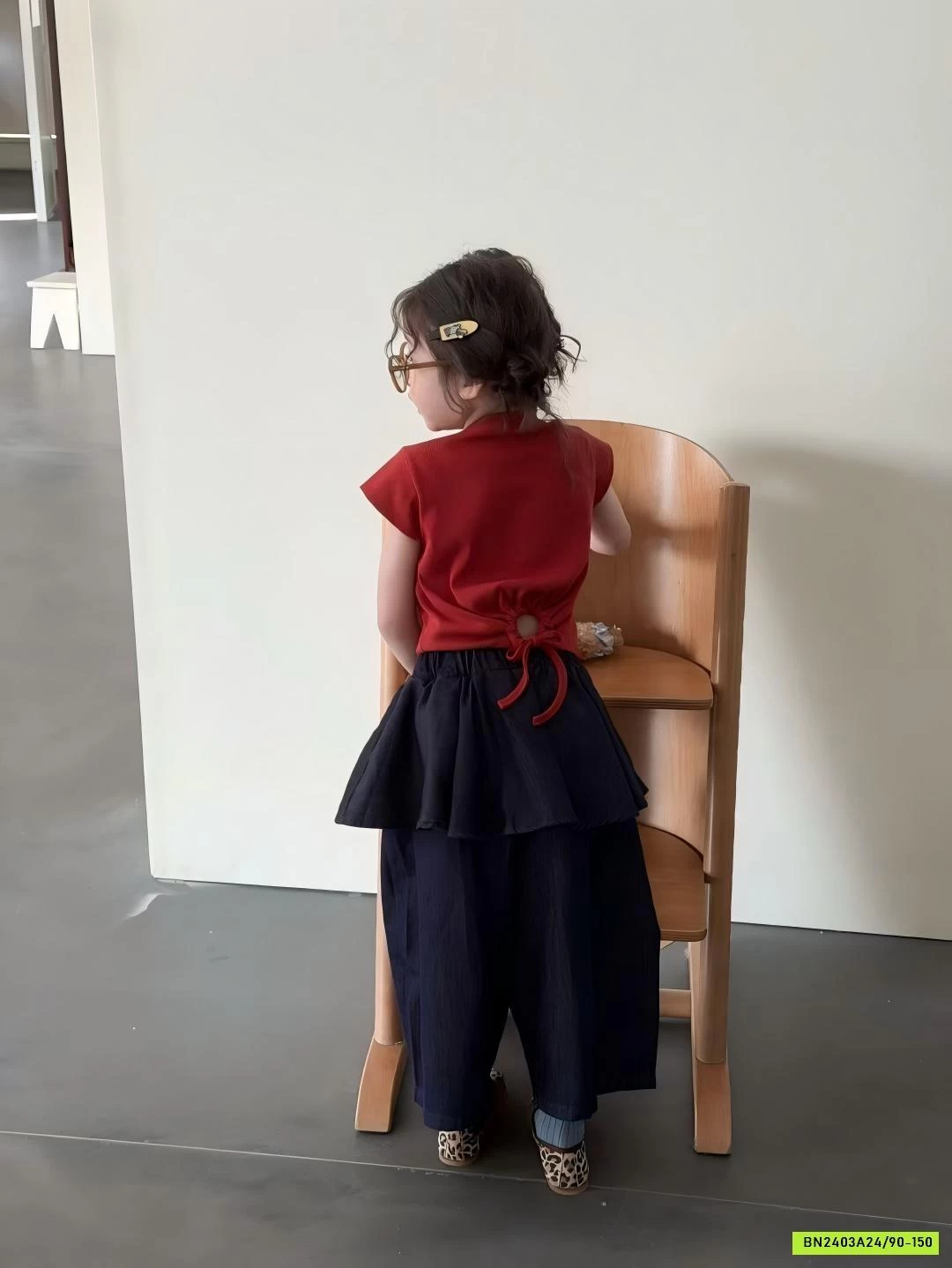 ÁO THUN ĐỎ MIX QUẦN SUÔNG LIỀN CHOÀNG VÁY