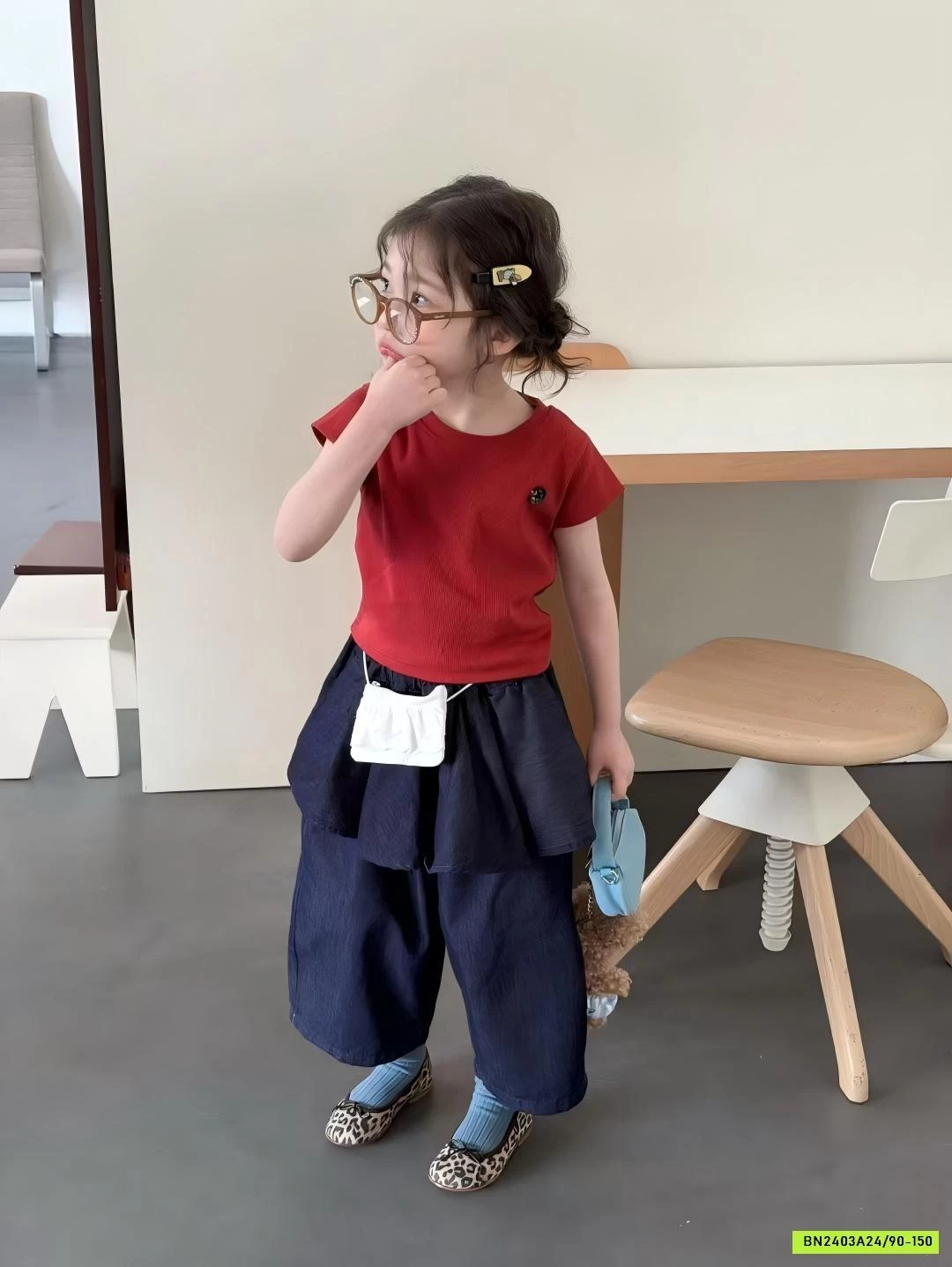 ÁO THUN ĐỎ MIX QUẦN SUÔNG LIỀN CHOÀNG VÁY