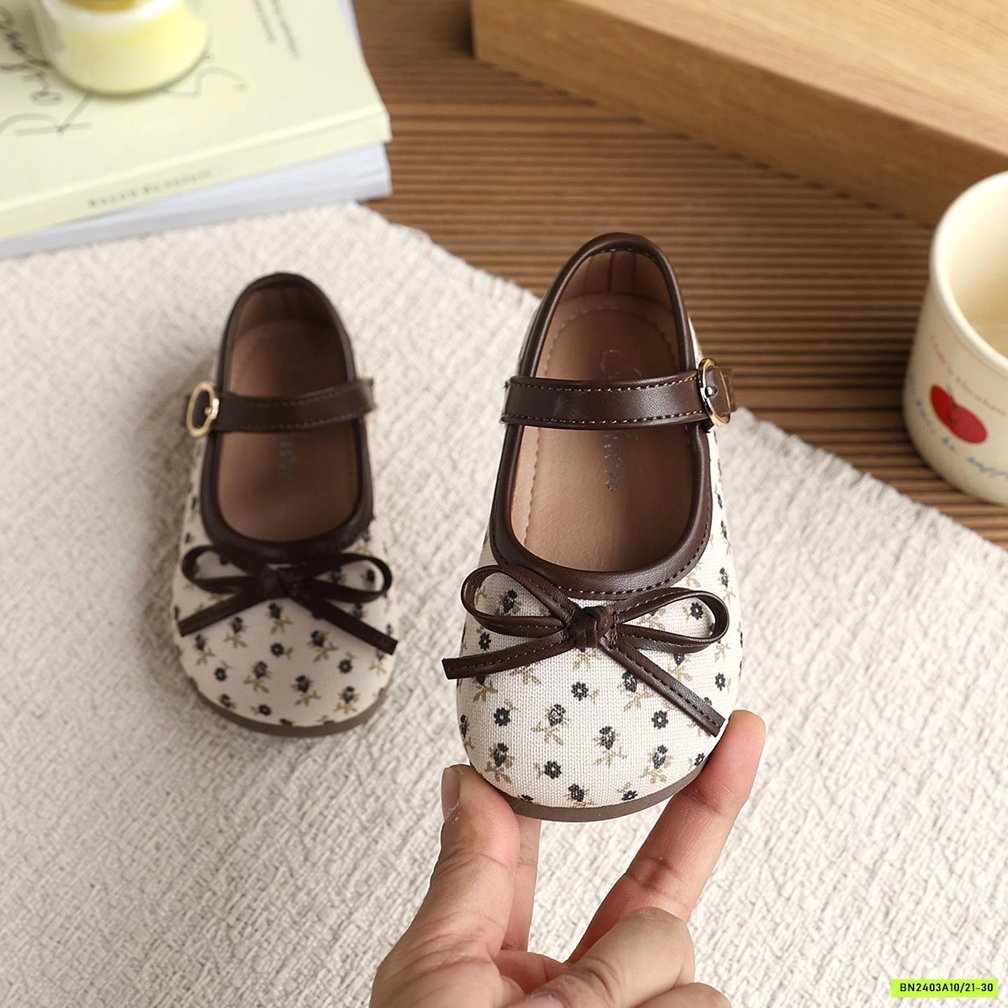 GIÀY BÚP BÊ HOA NHÍ GẮN NƠ