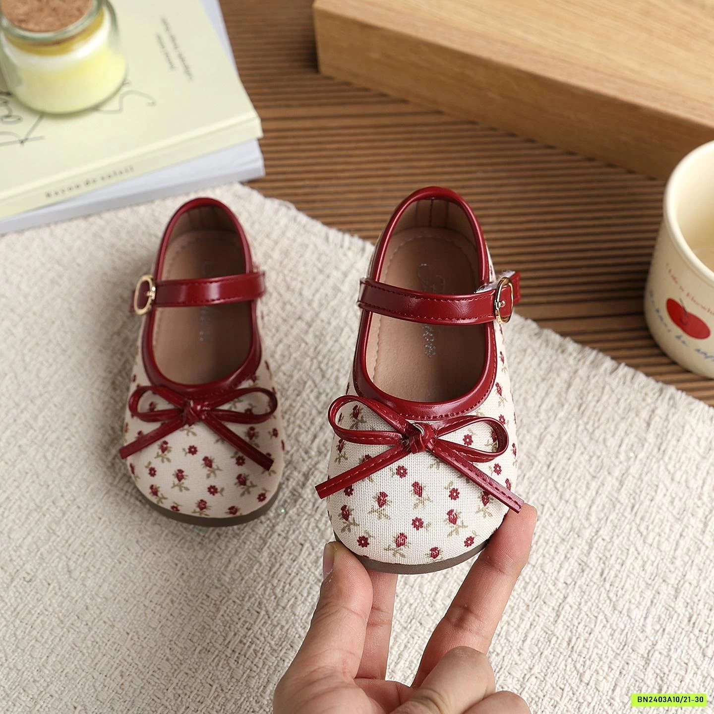 GIÀY BÚP BÊ HOA NHÍ GẮN NƠ