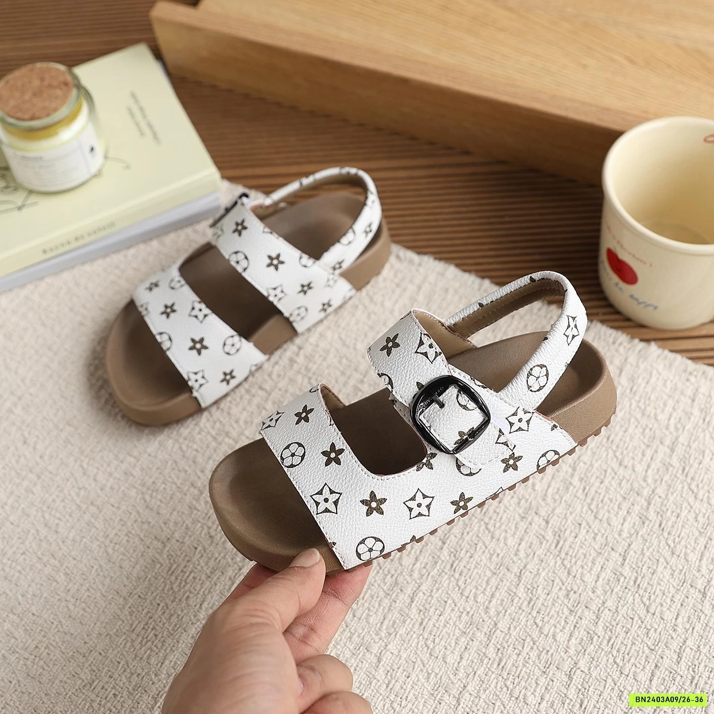 SANDAL QUAI HỌA TIẾT