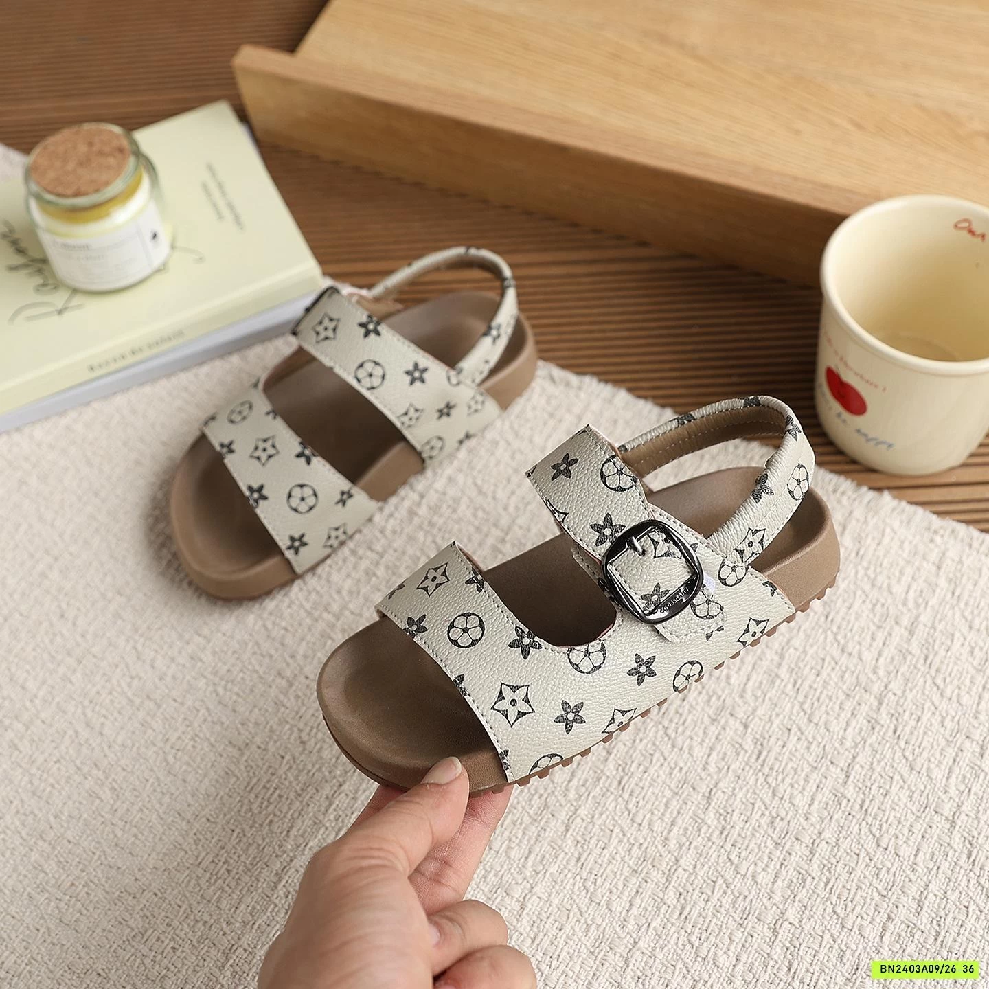 SANDAL QUAI HỌA TIẾT