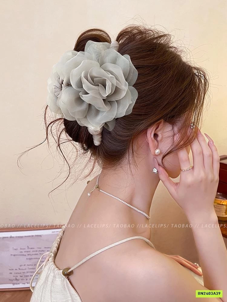 KẸP HOA HỒNG NGỌC TRAI