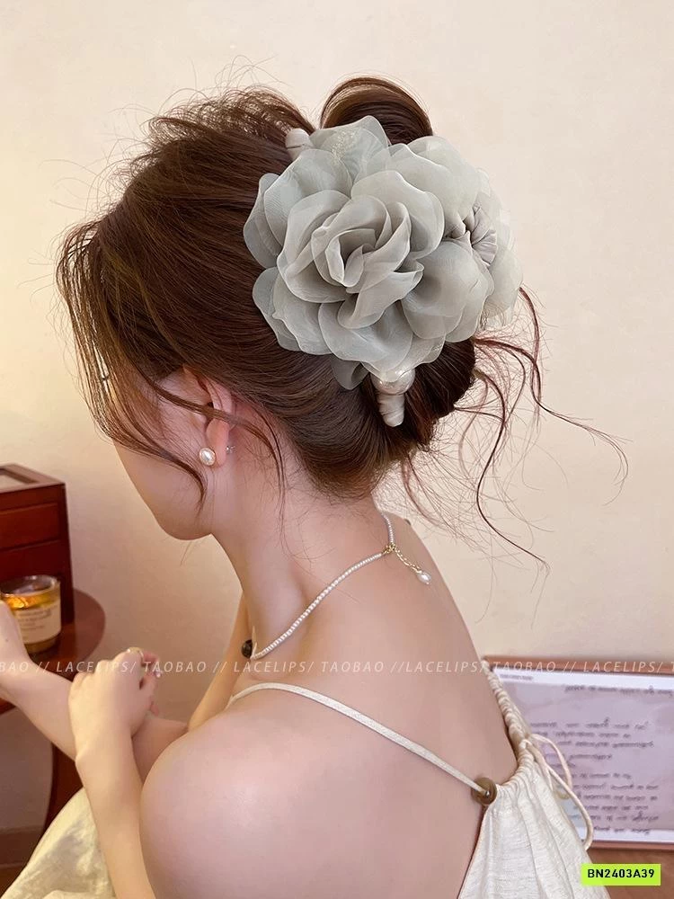 KẸP HOA HỒNG NGỌC TRAI