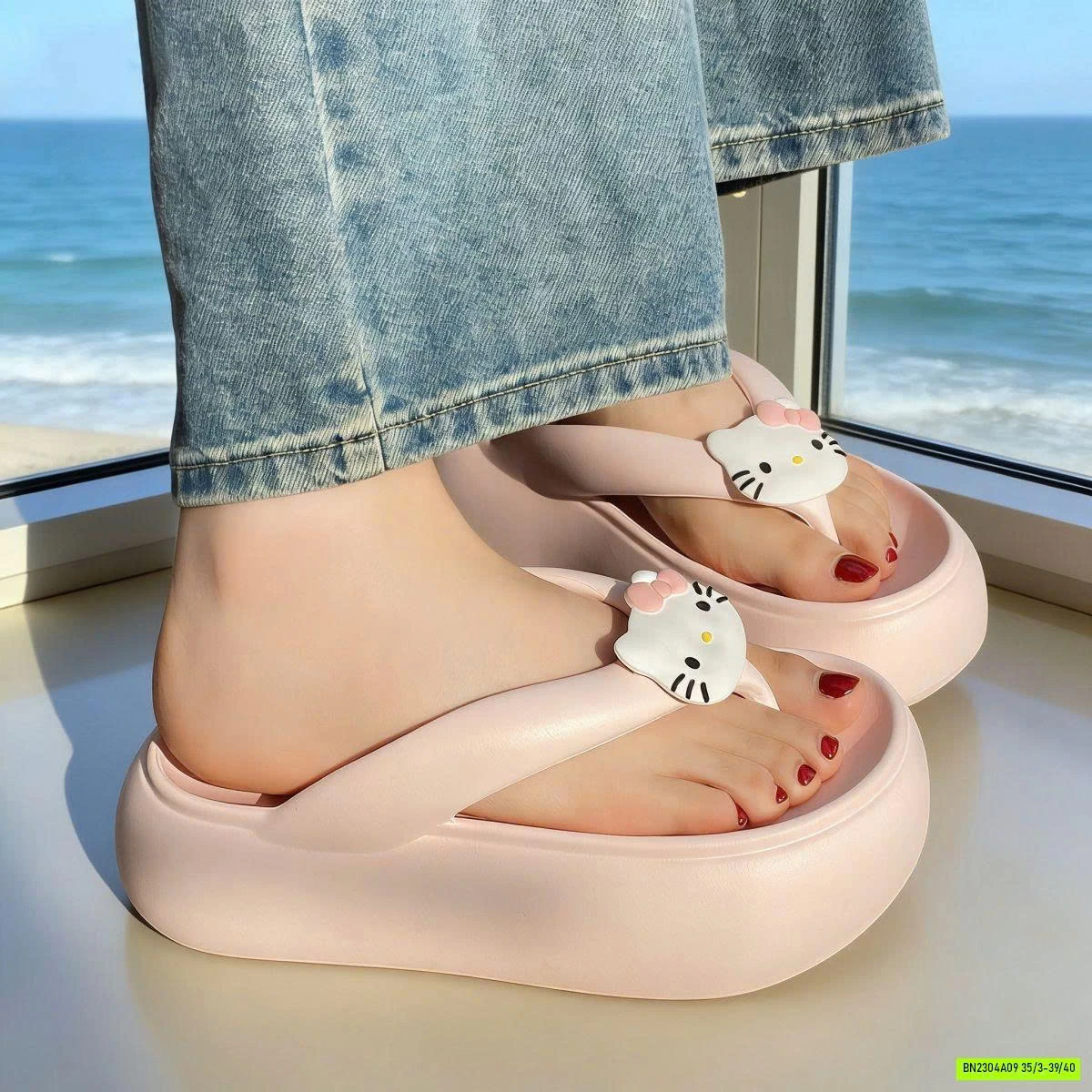 TÔNG KITTY ĐẾ BÁNH MỲ EVA