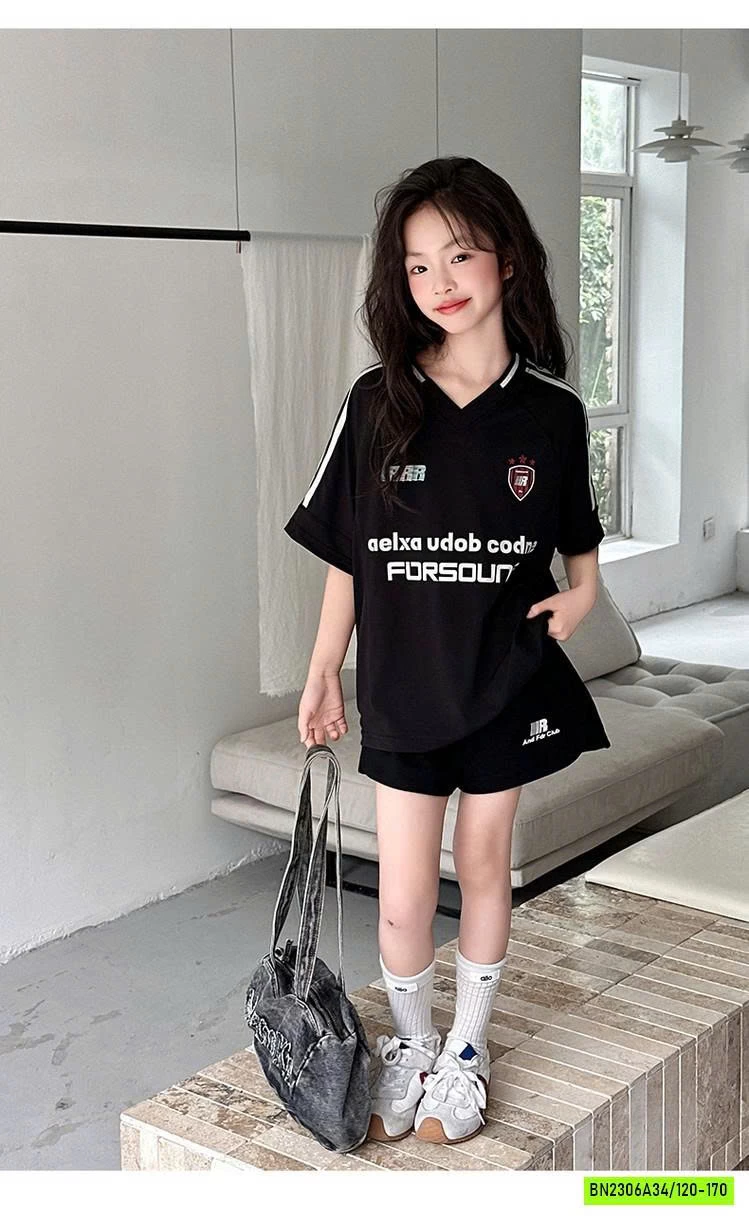 SÉT THỂ THAO CỔ V BG