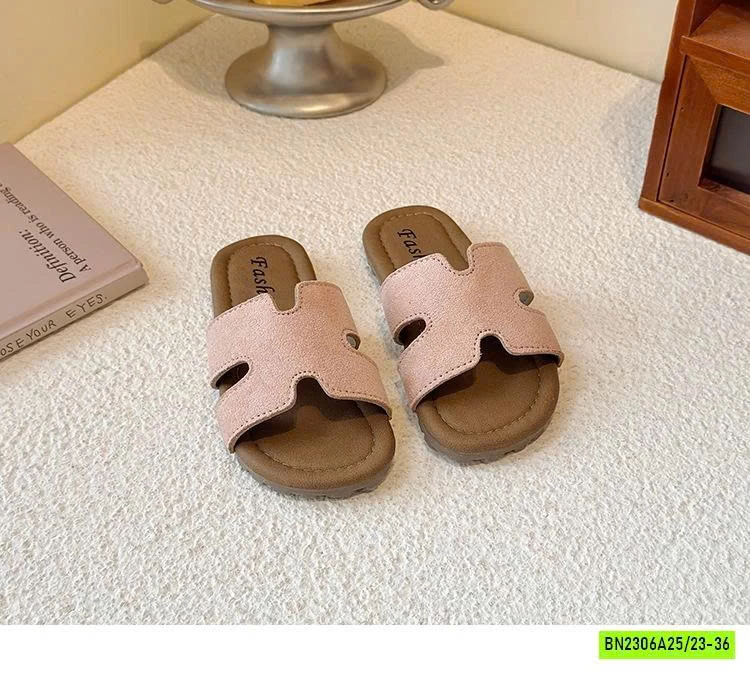 DÉP LÊ QUAI CHỮ H