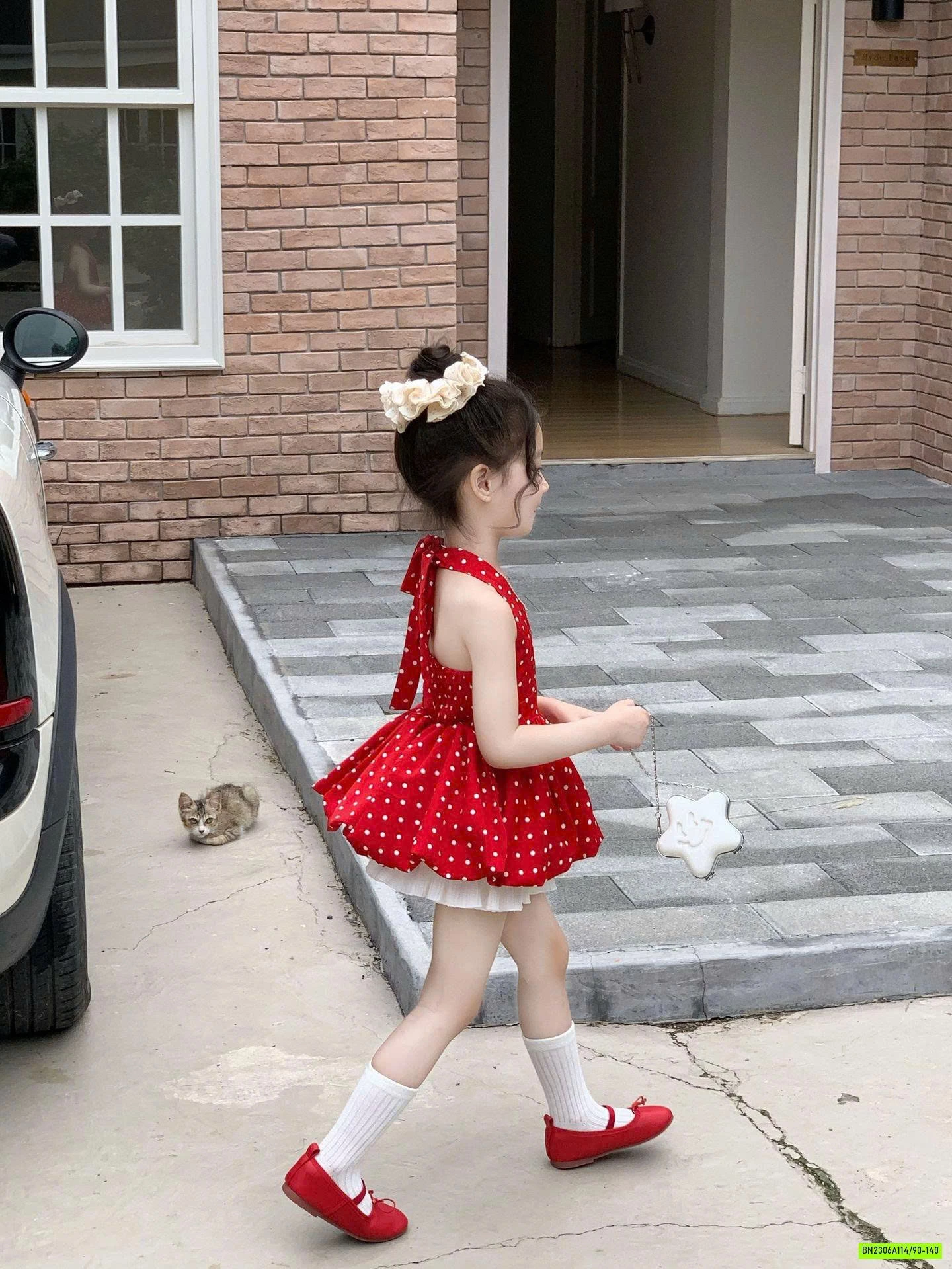 SÉT ÁO YẾM BÍ ĐỎ MIX CV TRẮNG