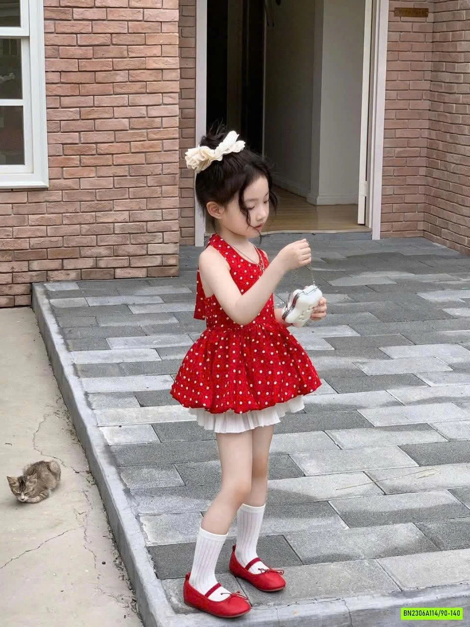 SÉT ÁO YẾM BÍ ĐỎ MIX CV TRẮNG