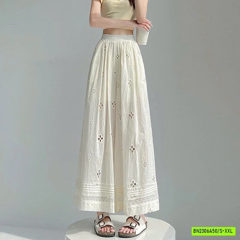 QUẦN ĐŨI THÊU HOA ỐNG RỘNG