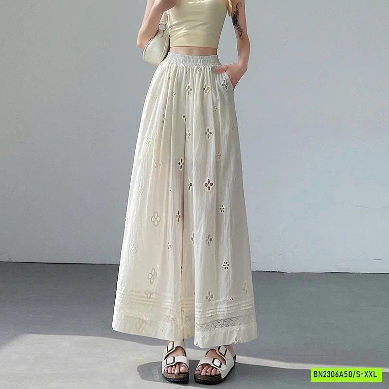 QUẦN ĐŨI THÊU HOA ỐNG RỘNG