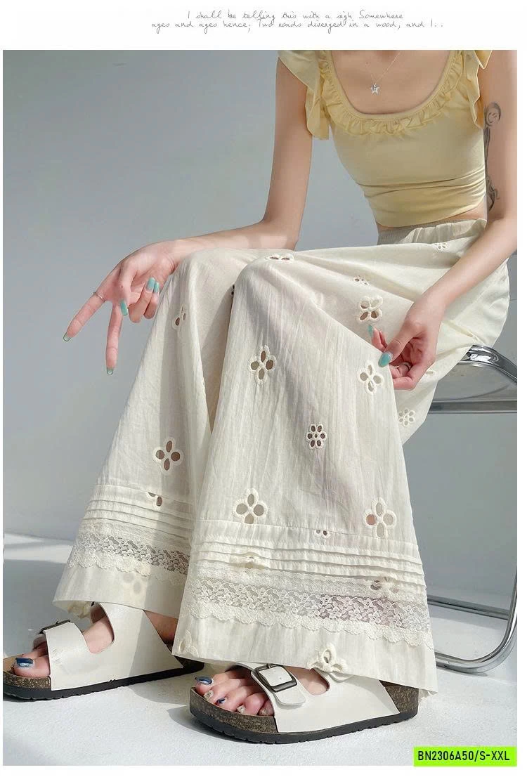 QUẦN ĐŨI THÊU HOA ỐNG RỘNG