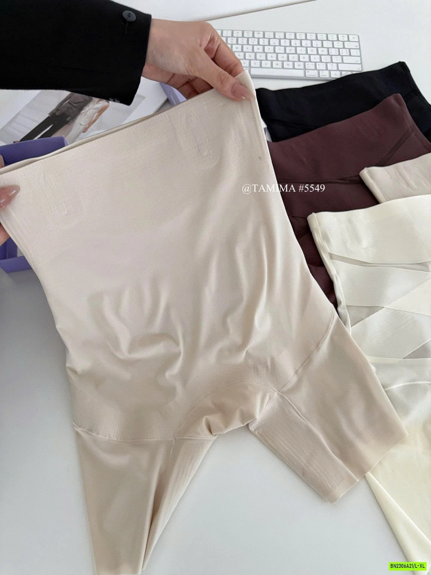 QUẦN MẶC TRONG VÁY GEN BỤNG