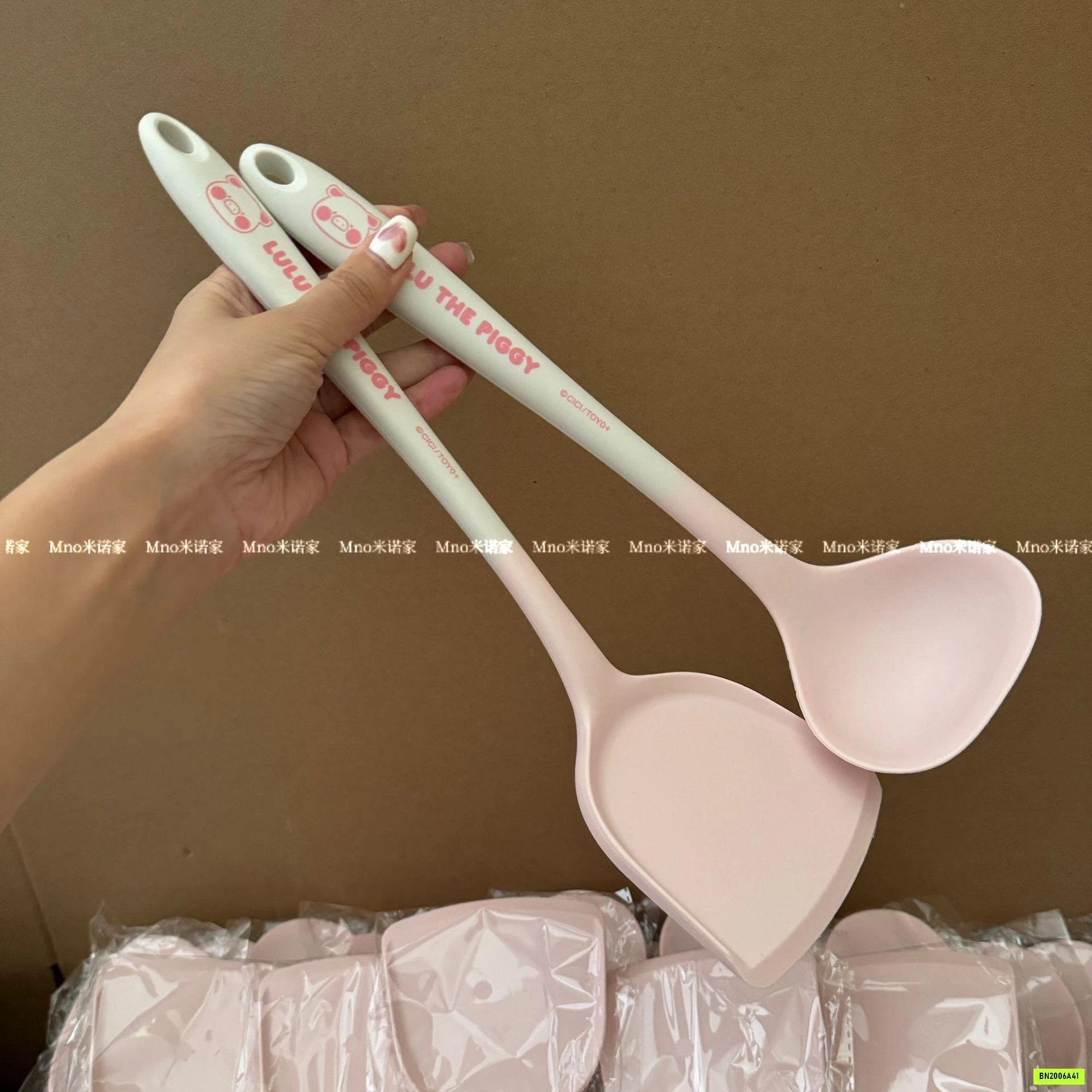 BỘ DỤNG CỤ NẤU SILICON 4 MÓN HỒNG