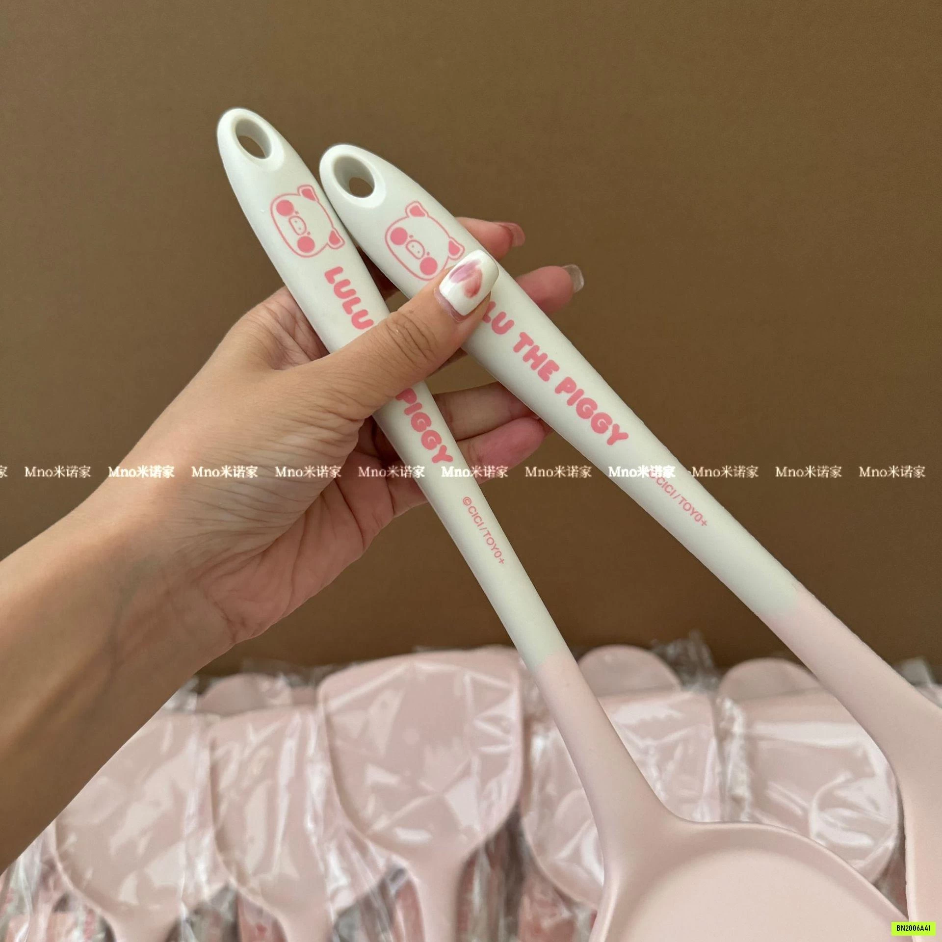 BỘ DỤNG CỤ NẤU SILICON 4 MÓN HỒNG