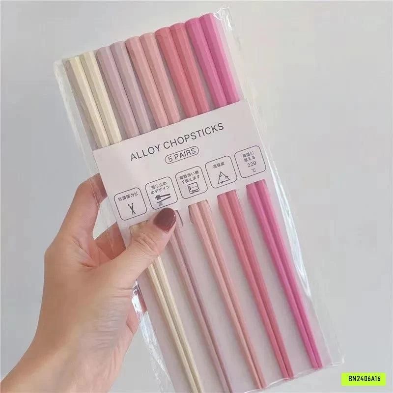 SÉT 10 ĐÔI ĐŨA CẦU VỒNG