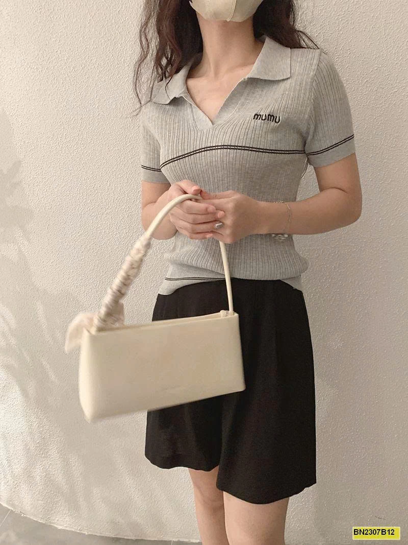 ÁO LEN THÊU CHỮ NGỰC