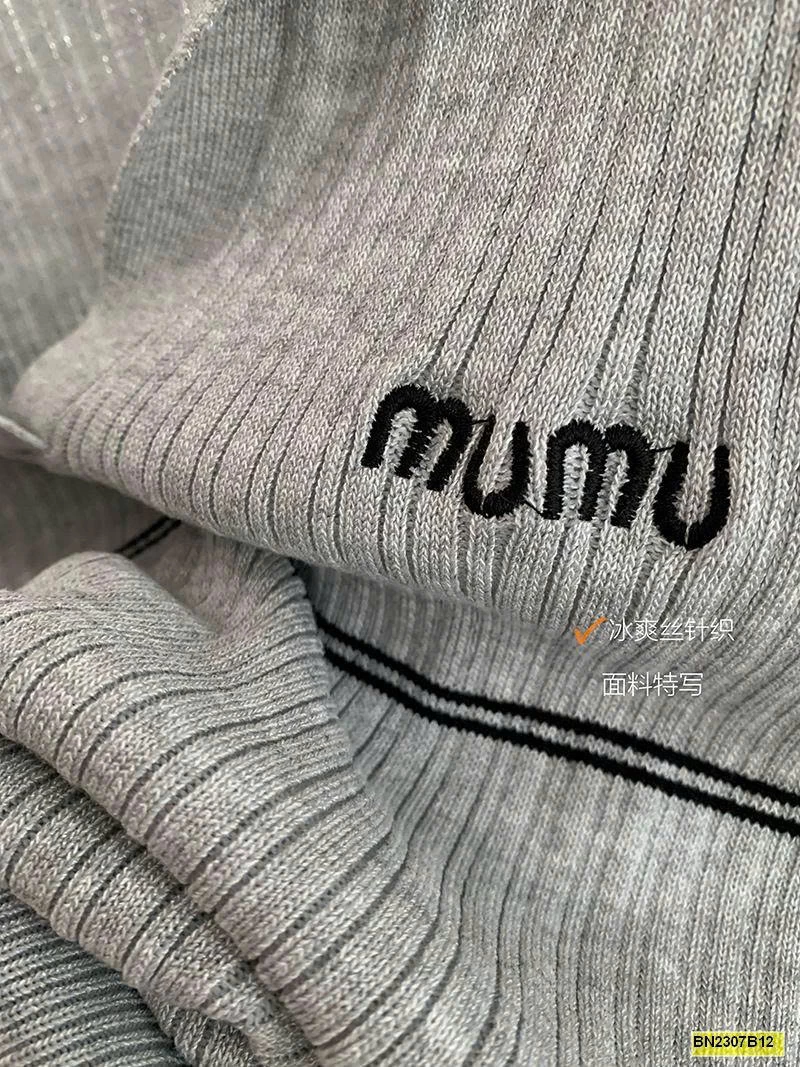 ÁO LEN THÊU CHỮ NGỰC