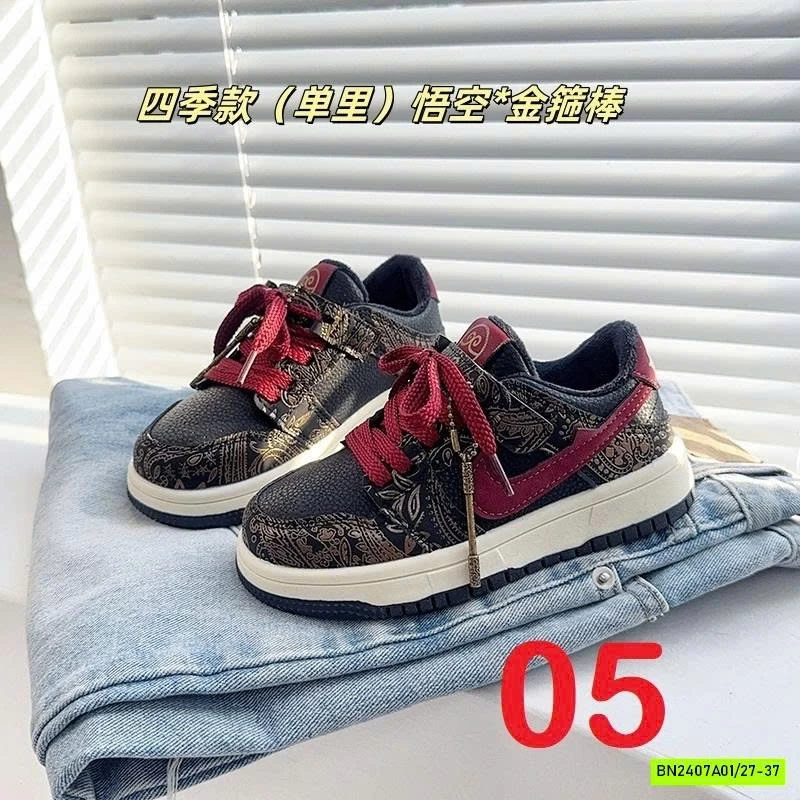 GIÀY THỂ THAO QUAI DÁN