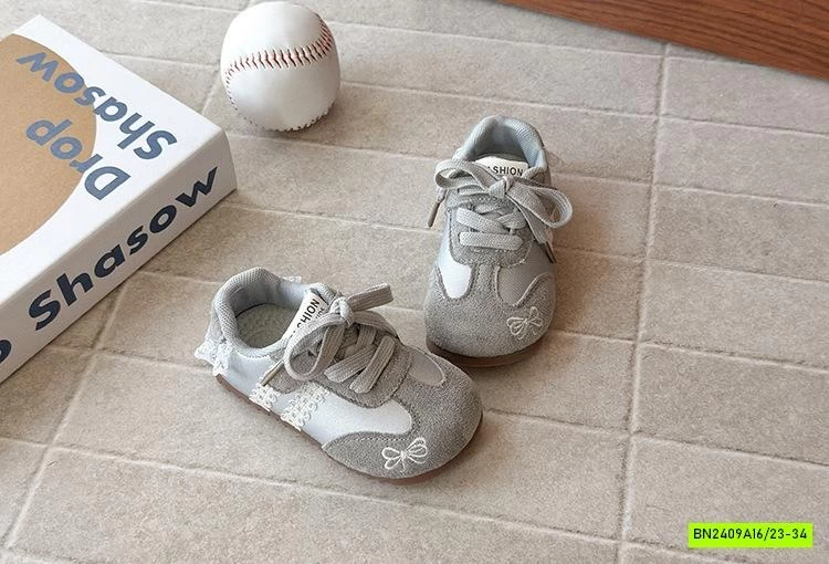 GIÀY THỂ THAO VIỀN REN THÊU NƠ