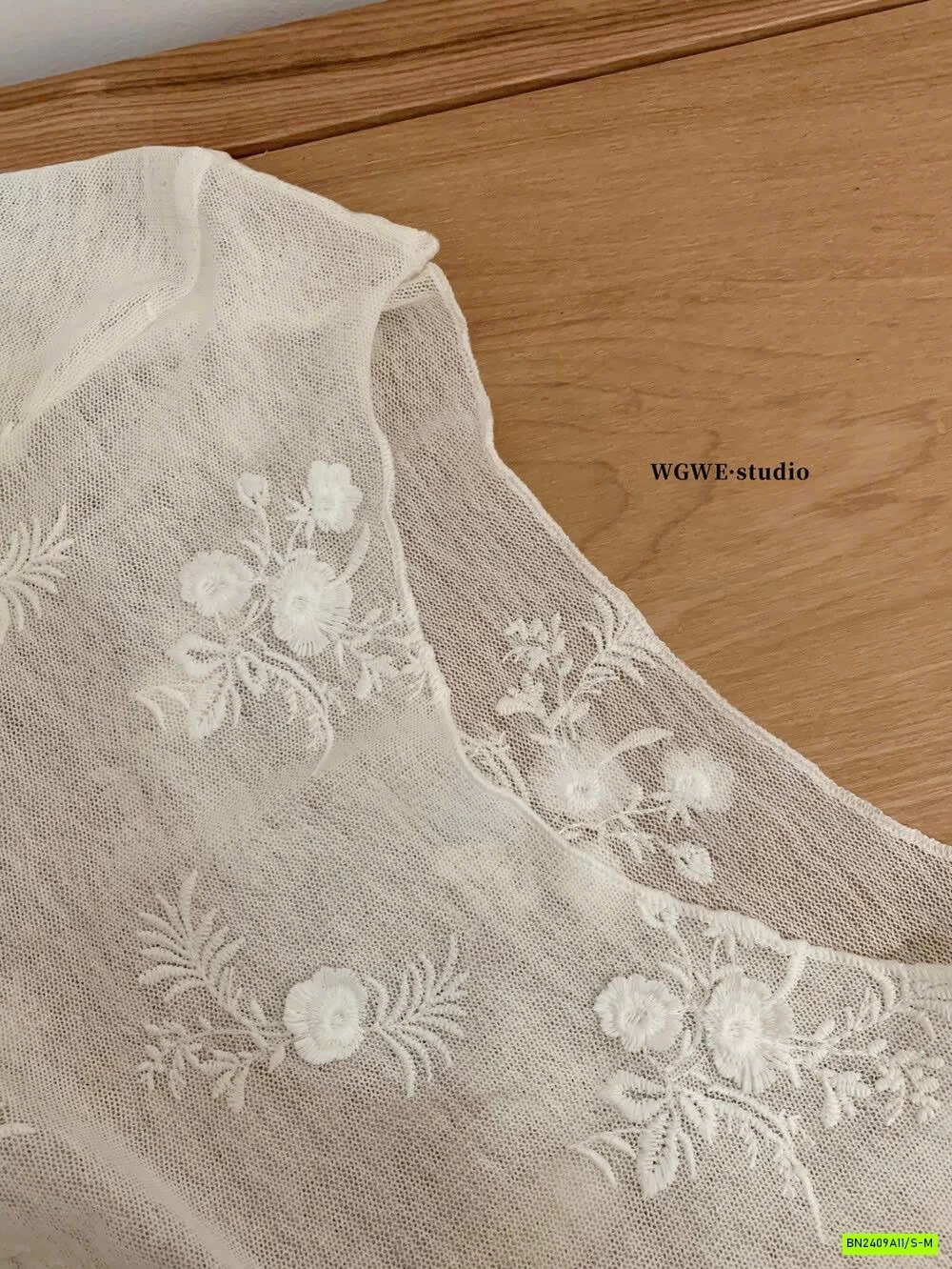 ÁO THUN GIẤY THÊU HOA WGWE7350