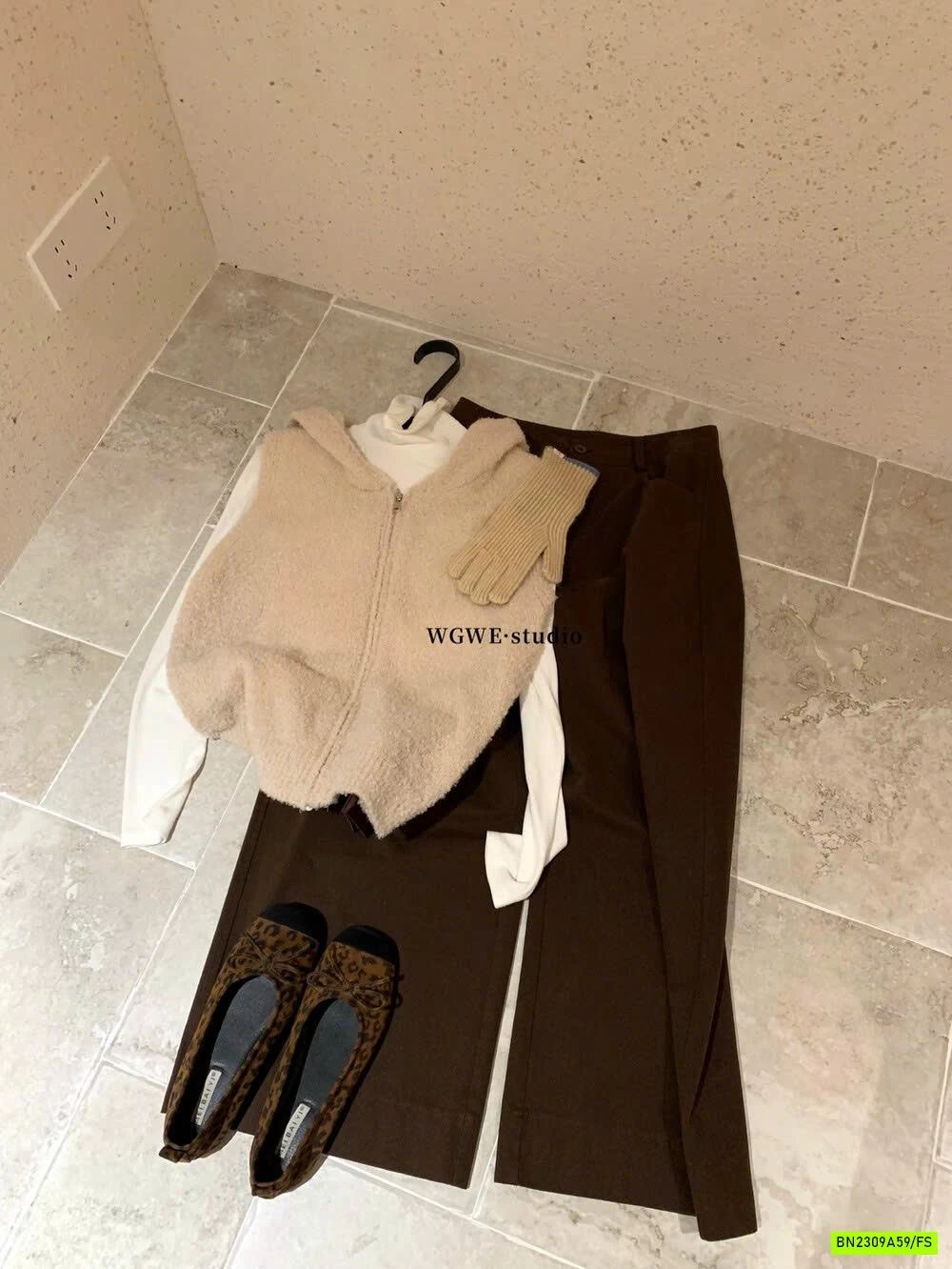 KHOÁC GILE LÔNG CỪU LIỀN MŨ WGWE