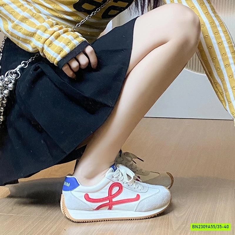 GIÀY THỂ THAO PHỐI KẺ