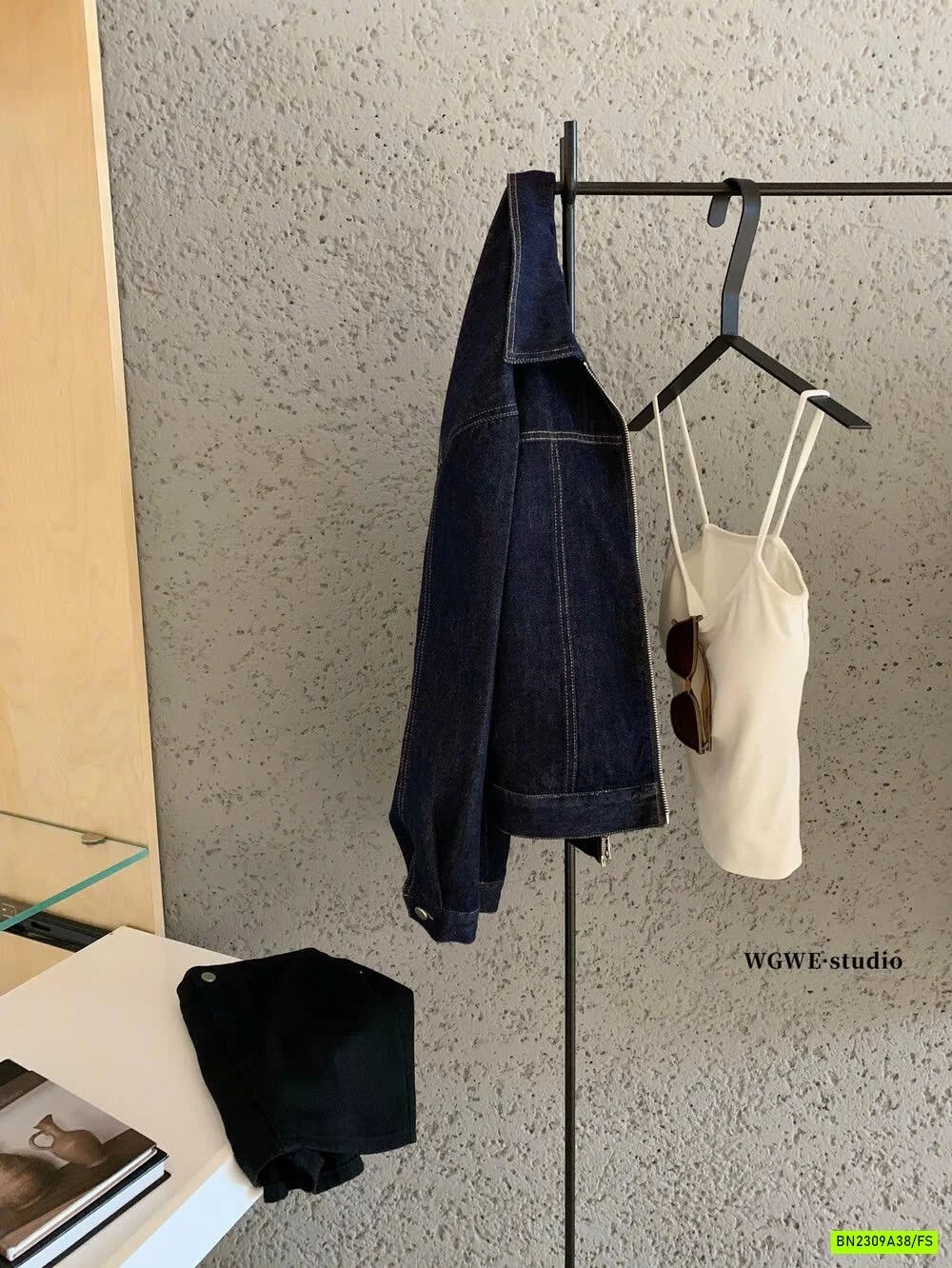 KHOÁC DA BÒ CỔ BẺ KHÓA WGWE6866