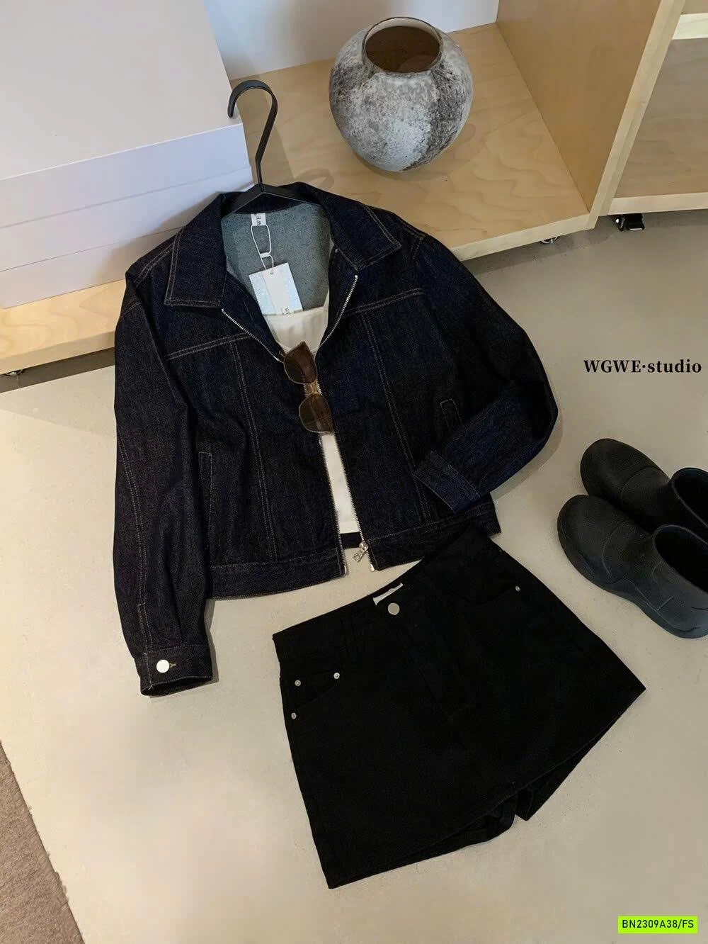 KHOÁC DA BÒ CỔ BẺ KHÓA WGWE6866