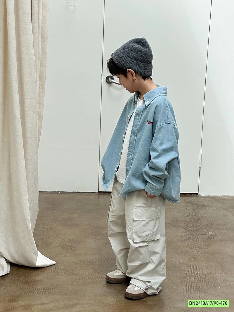 SƠ MI JEANS THÊU CHỮ 25G188 AMBB