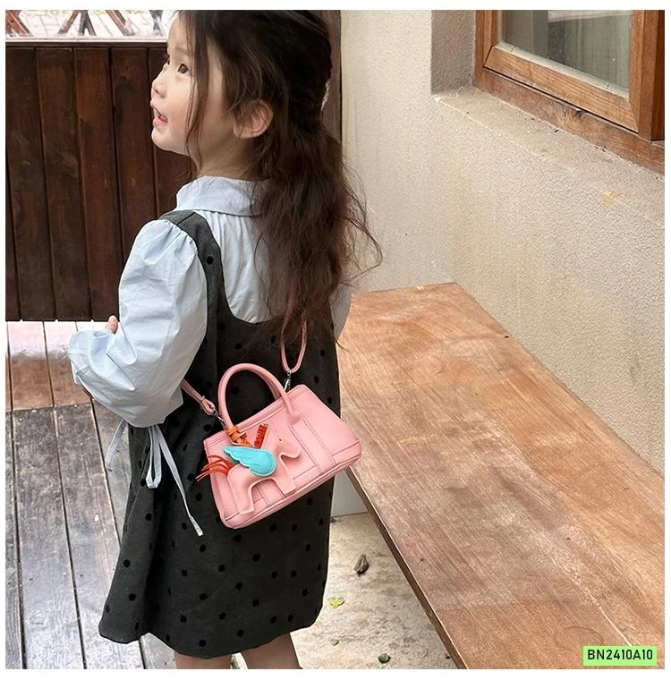 TÚI ĐEO CHÉO MINI KÈM MÓC KHÓA PONY