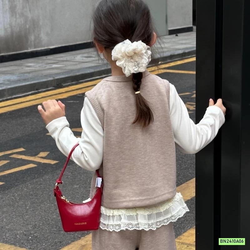 TÚI ĐEO CHÉO DA BÓNG TAG CHỮ MINI