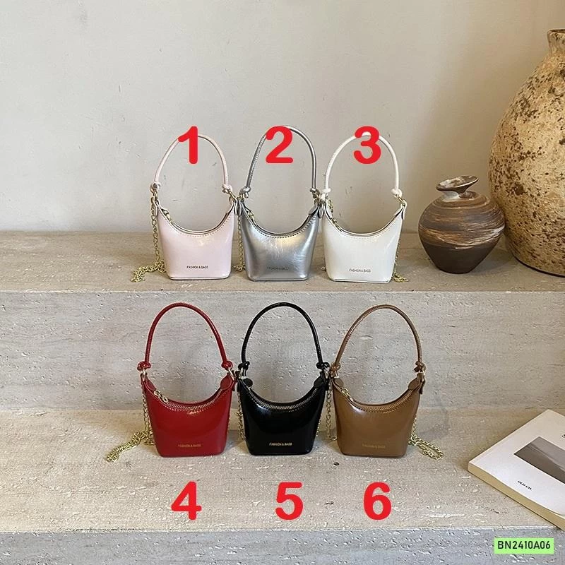 TÚI ĐEO CHÉO DA BÓNG TAG CHỮ MINI