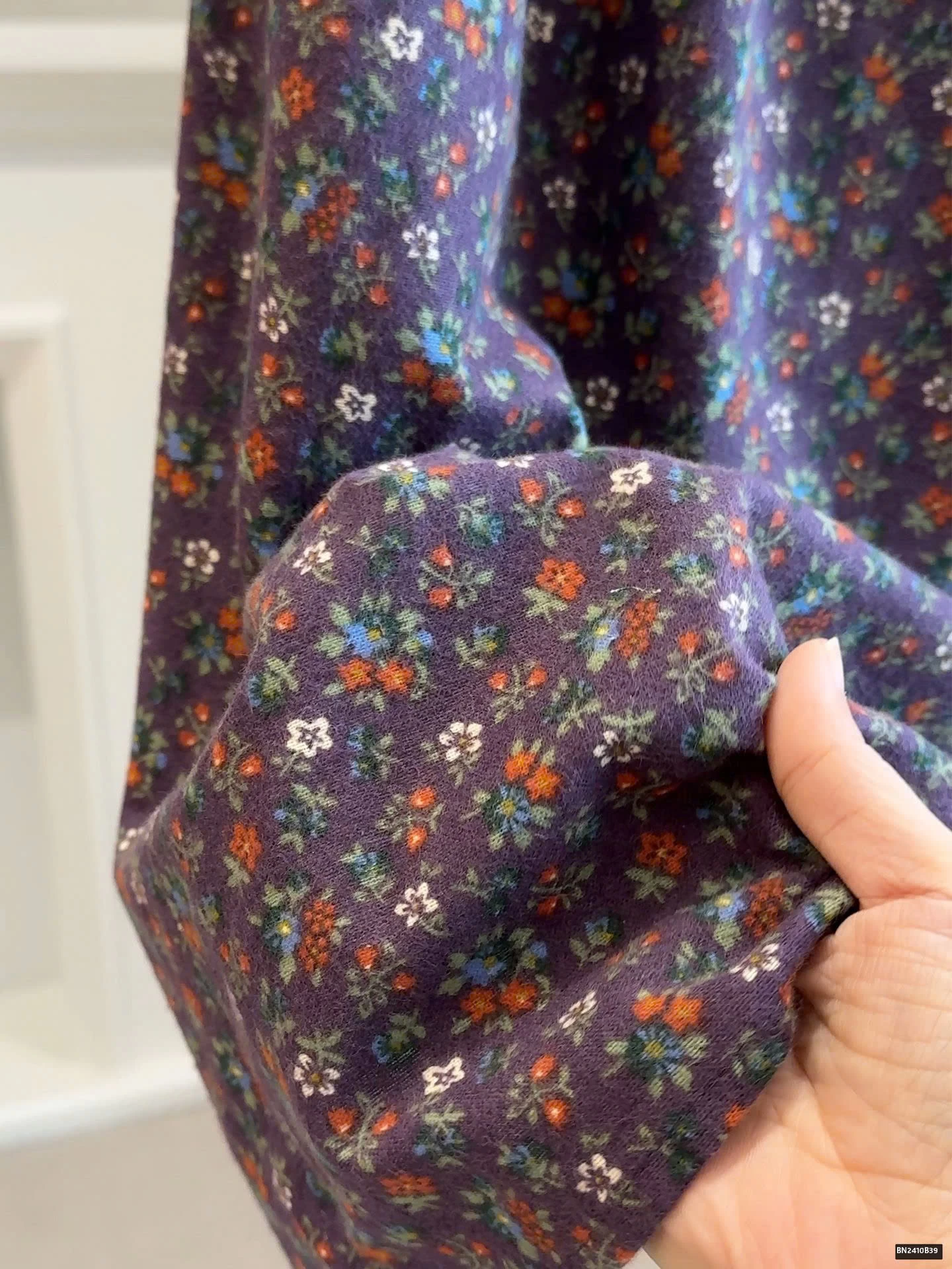 CHÂN VÁY HOA CỔ ĐIỂN